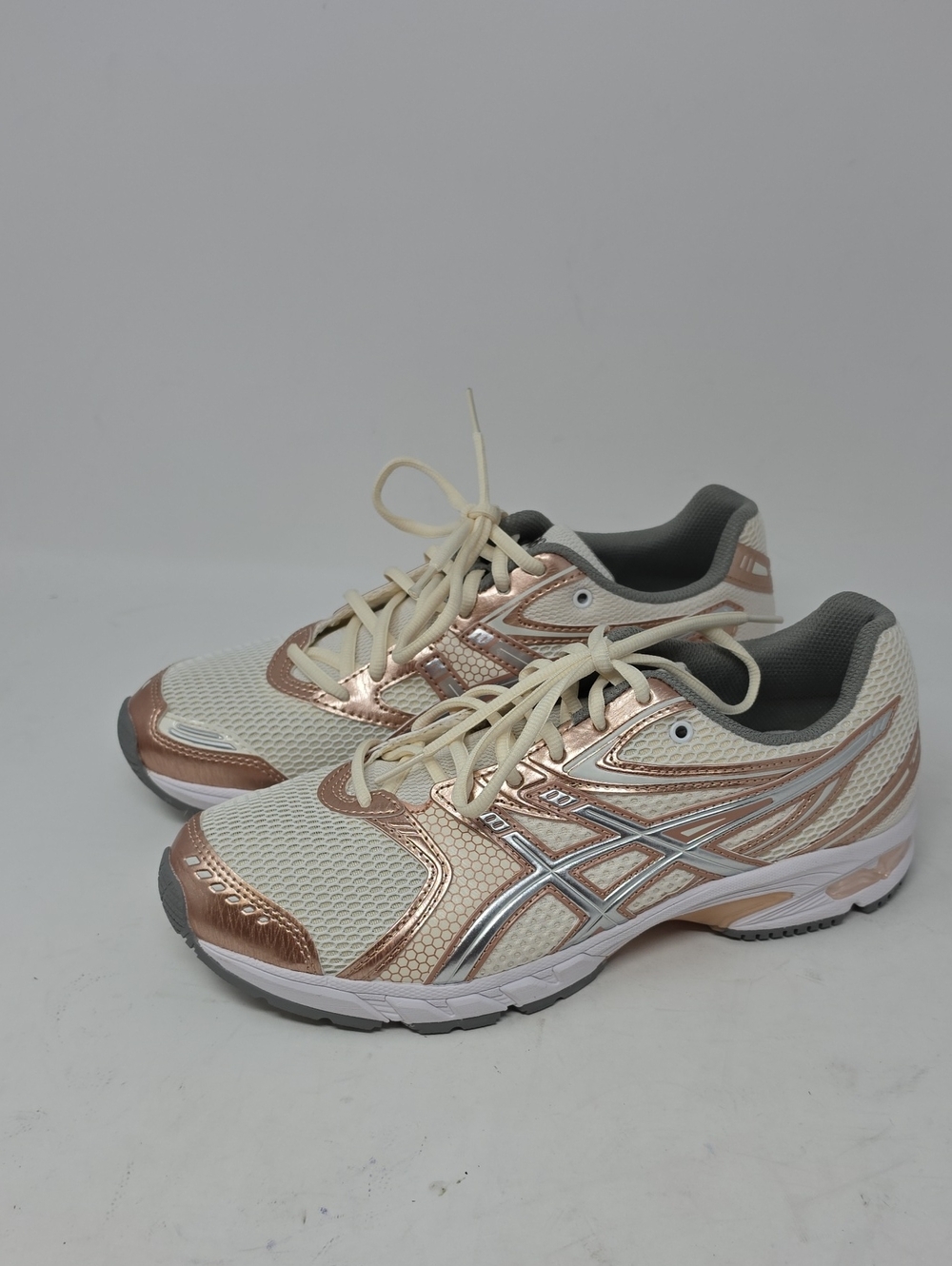 Asics Unisex  Cream Sneakers with Rose Gold Accents Men's 8.5 Women's 10
